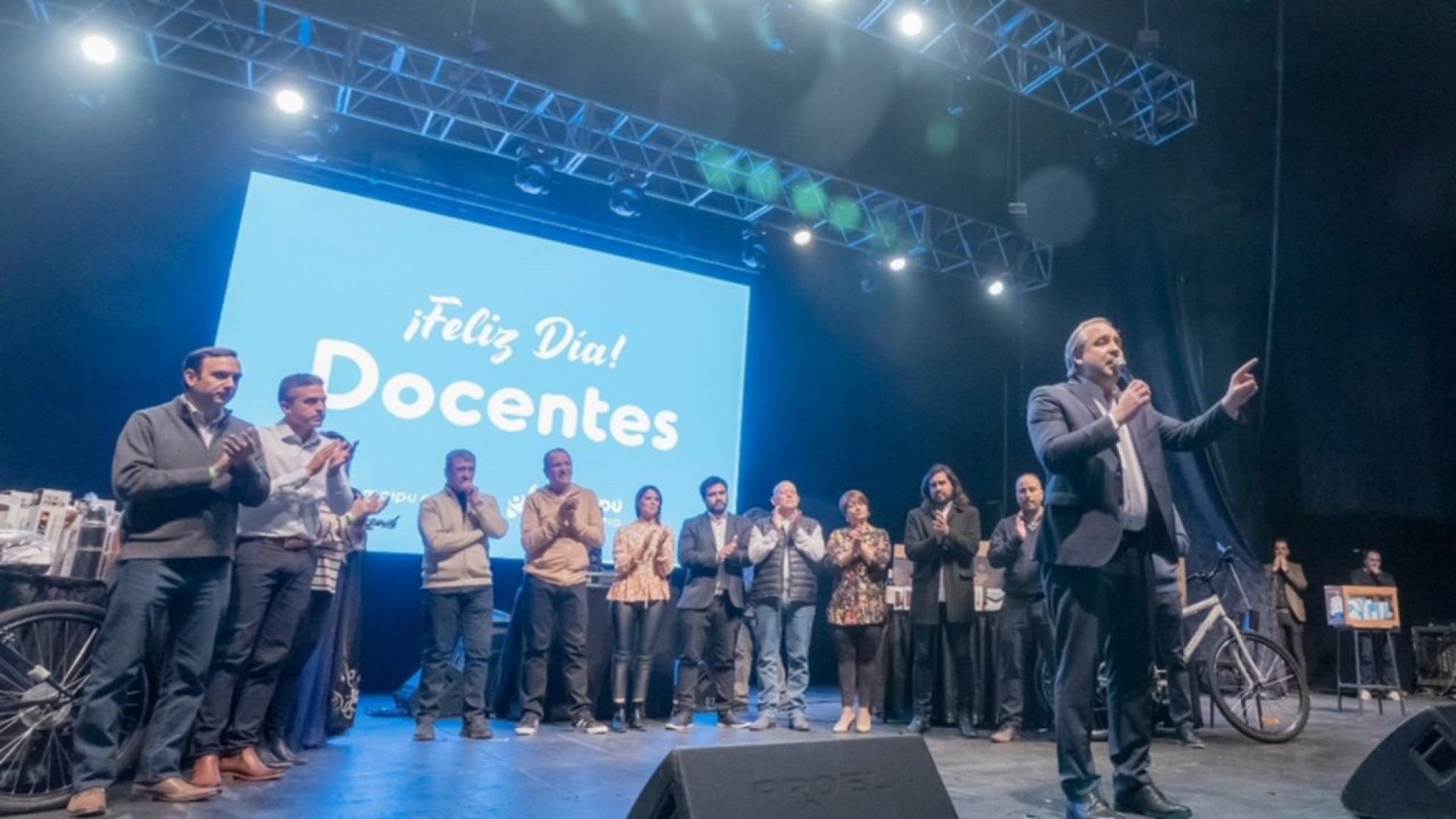 El intendente de Maipú agasajó a más de 2500 docentes